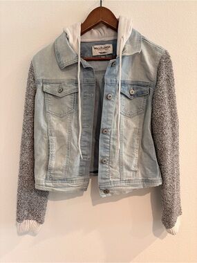 Wallflower Light Wash Denim Jacket with Gray Knit Sleeves and White Hood